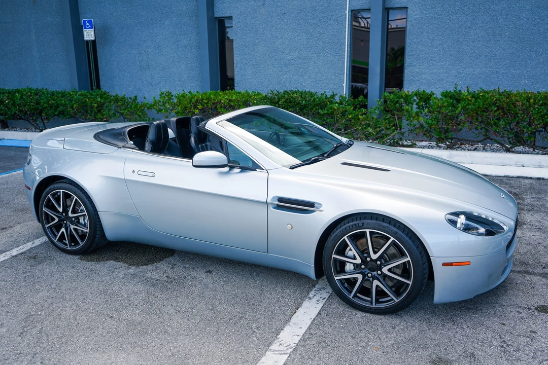2009 Aston Martin V8 Vantage (2006-2017) - Image 13 of 31
