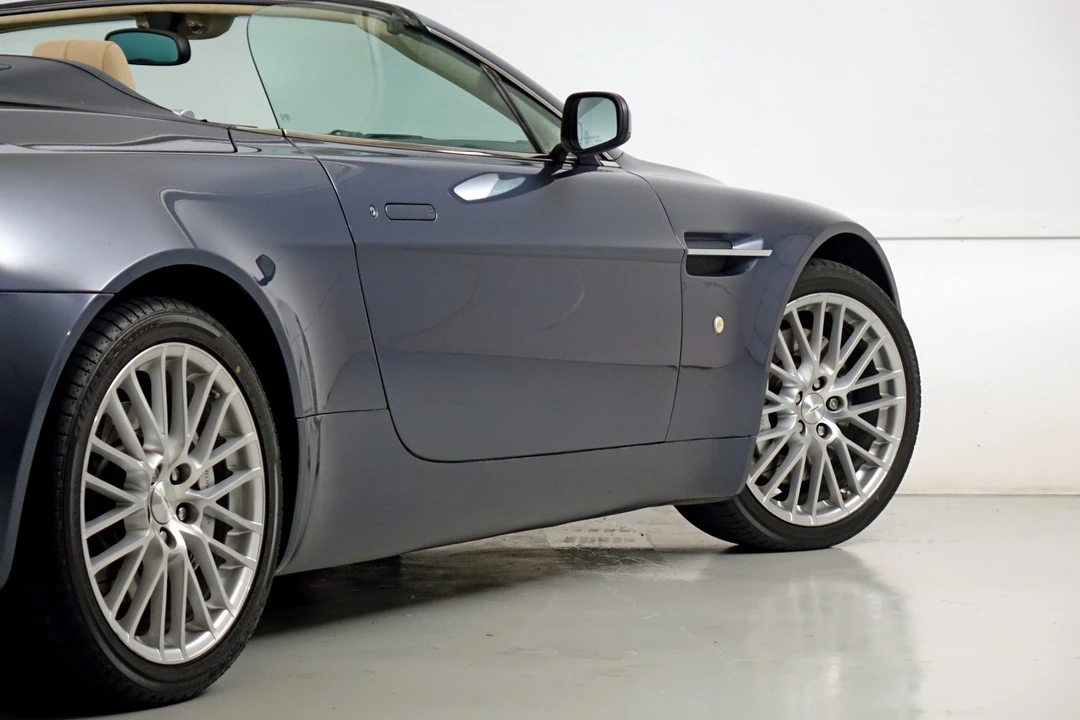 2009 Aston Martin V8 Vantage (2006-2017) - Image 25 of 31