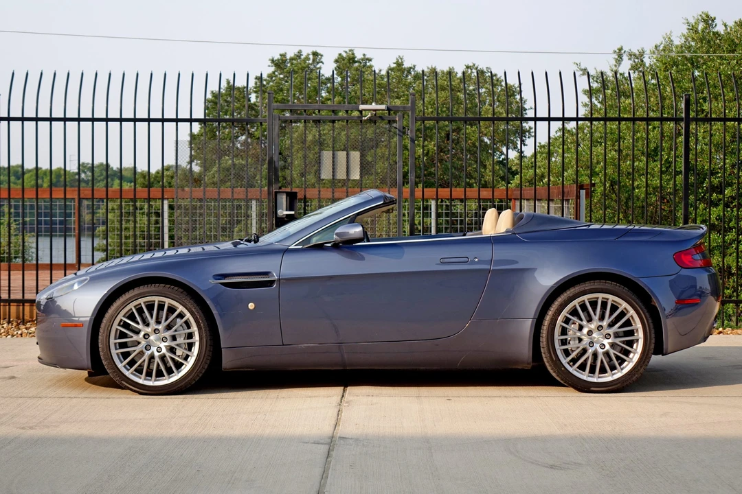 2009 Aston Martin V8 Vantage (2006-2017) - Image 9 of 31