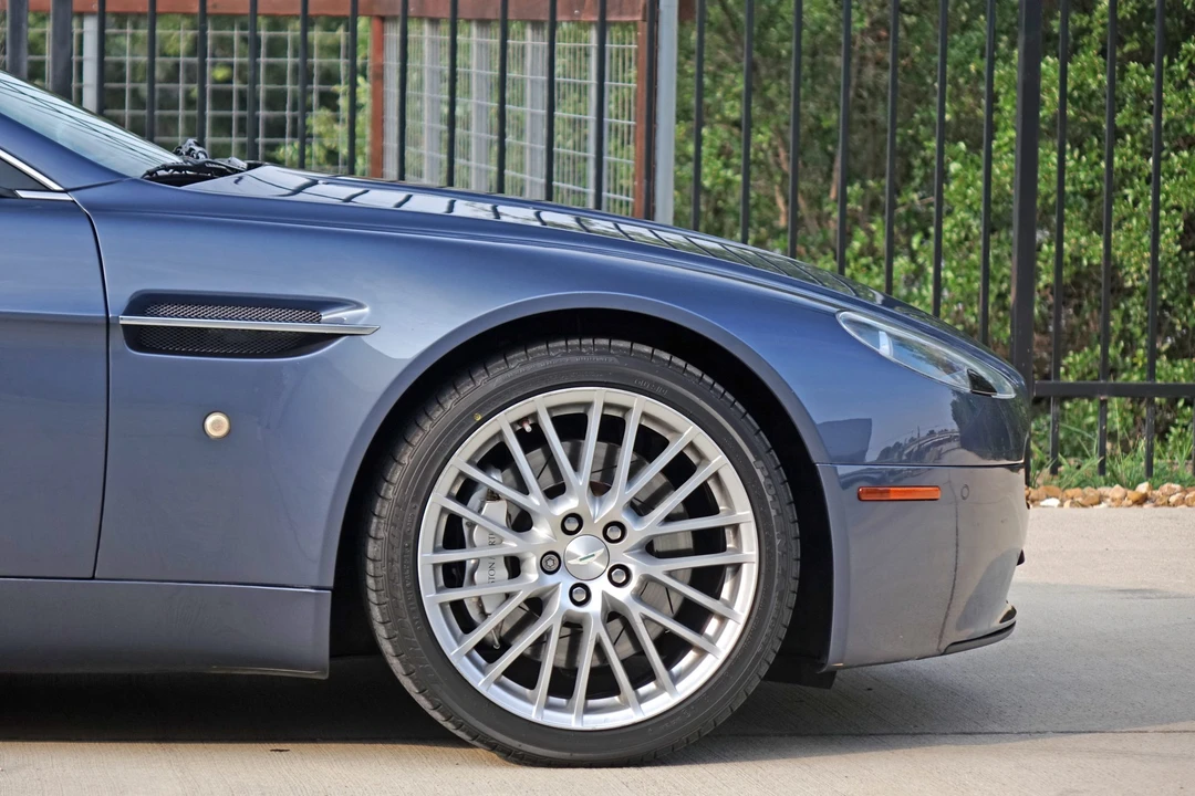 2009 Aston Martin V8 Vantage (2006-2017) - Image 28 of 31
