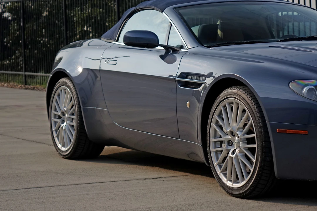 2009 Aston Martin V8 Vantage (2006-2017) - Image 30 of 31