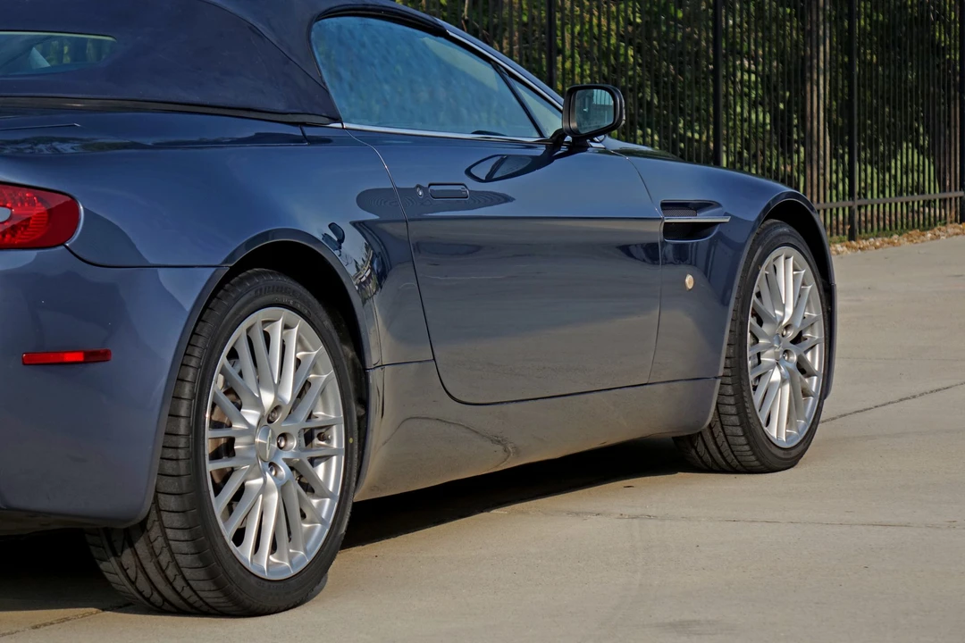 2009 Aston Martin V8 Vantage (2006-2017) - Image 24 of 31