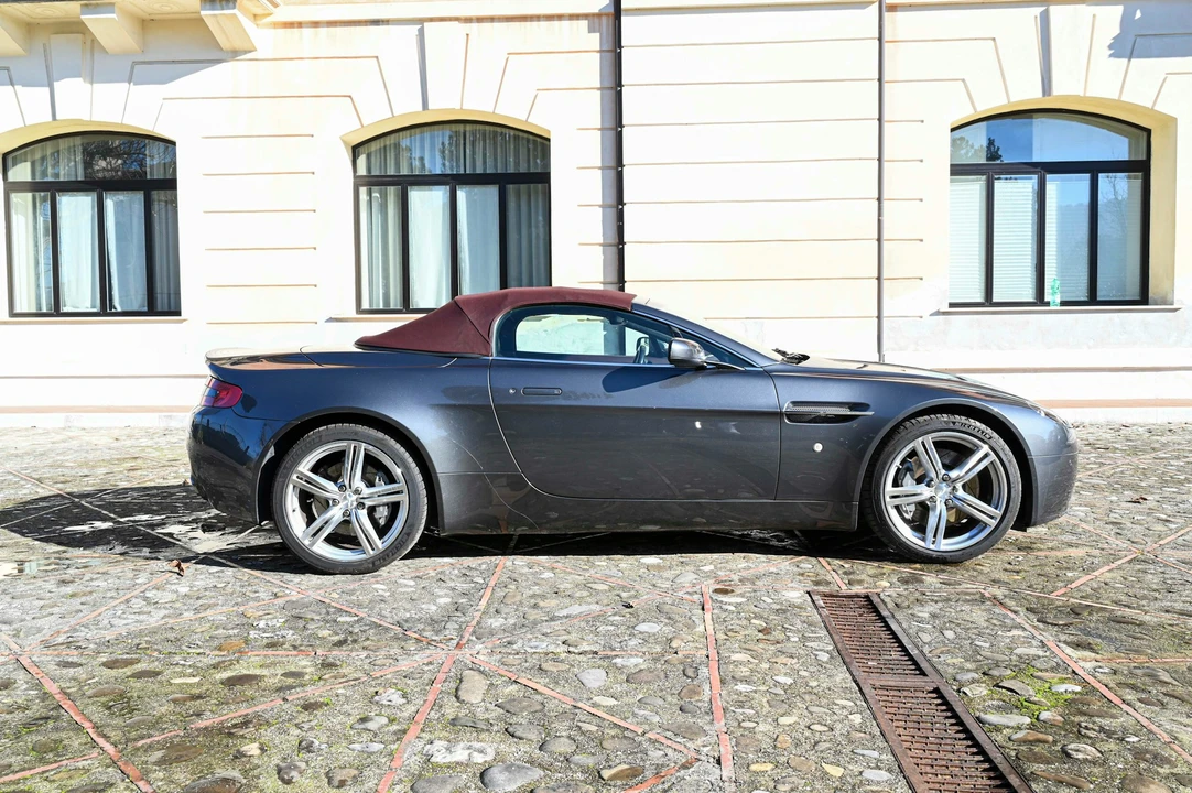 2009 Aston Martin V8 Vantage (2006-2017) - Image 19 of 21