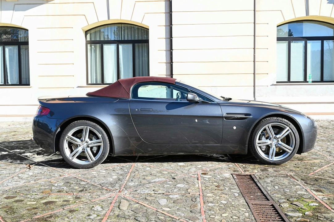 2009 Aston Martin V8 Vantage (2006-2017) - Image 20 of 21