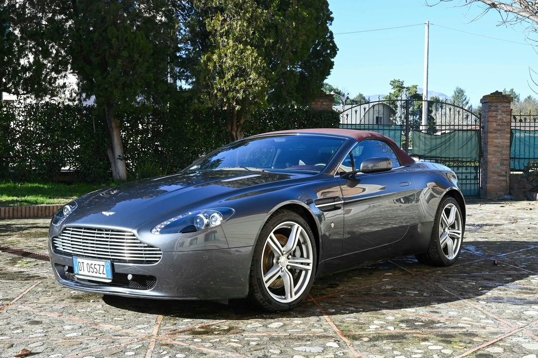 2009 Aston Martin V8 Vantage (2006-2017) - Image 12 of 21
