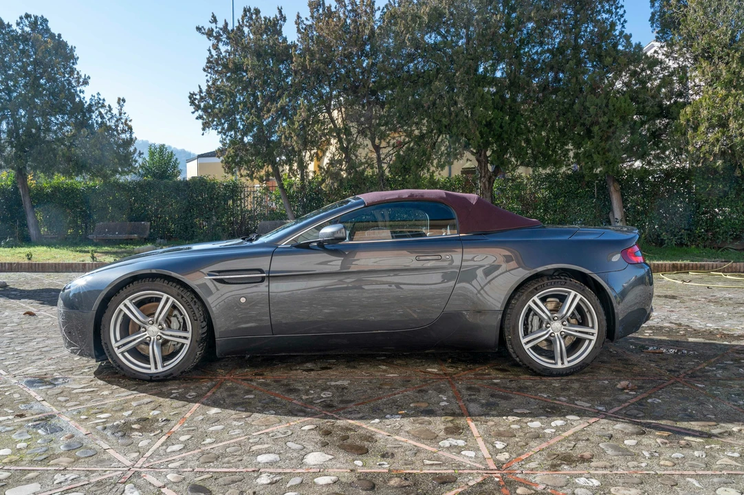 2009 Aston Martin V8 Vantage (2006-2017) - Image 13 of 21