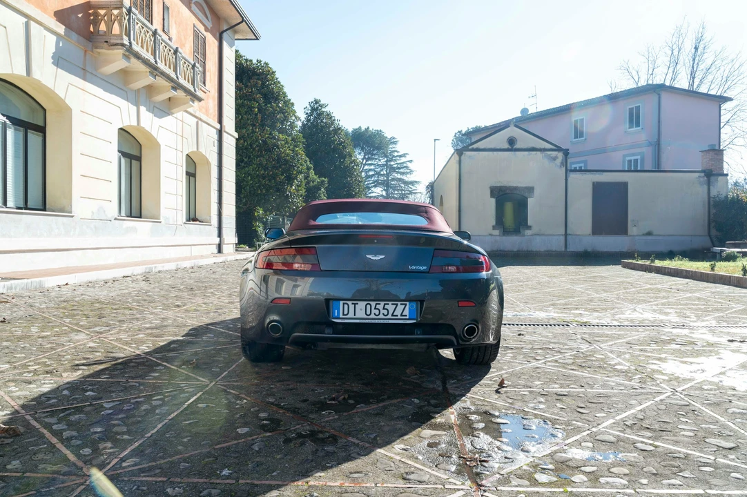 2009 Aston Martin V8 Vantage (2006-2017) - Image 15 of 21