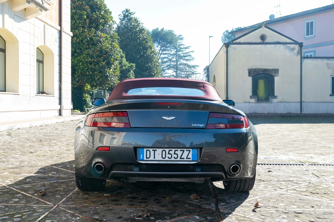 2009 Aston Martin V8 Vantage (2006-2017) - Image 16 of 21