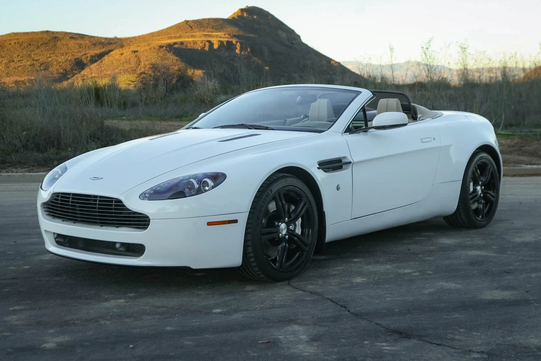 2009 Aston Martin V8 Vantage (2006-2017) - Image 2 of 31