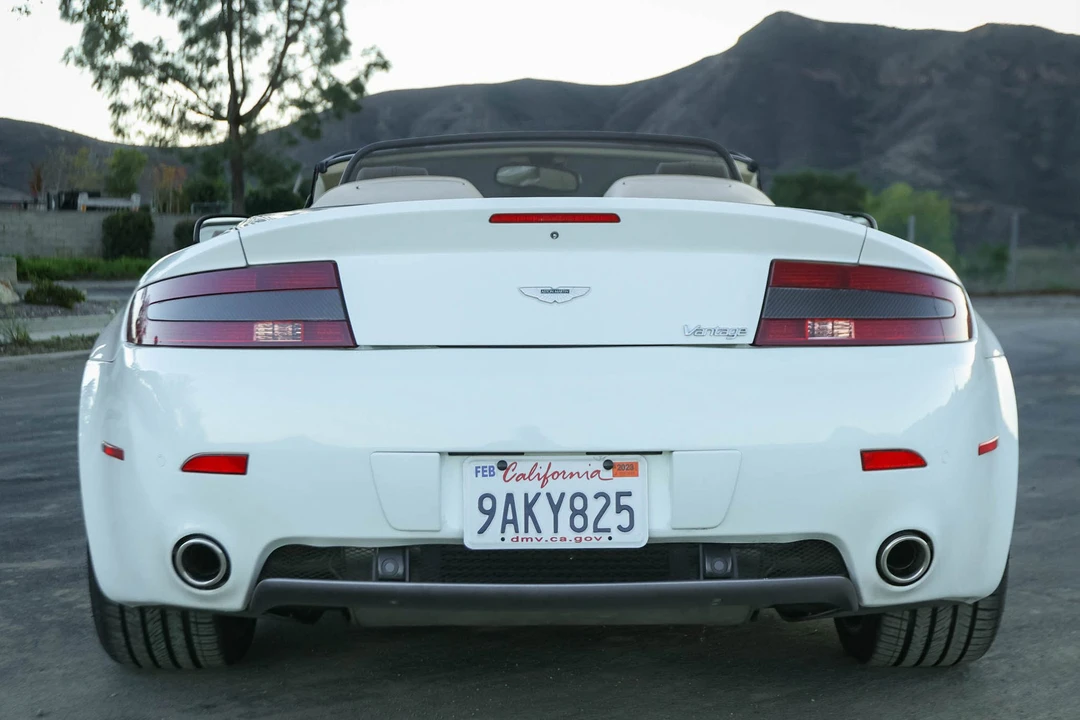 2009 Aston Martin V8 Vantage (2006-2017) - Image 11 of 31