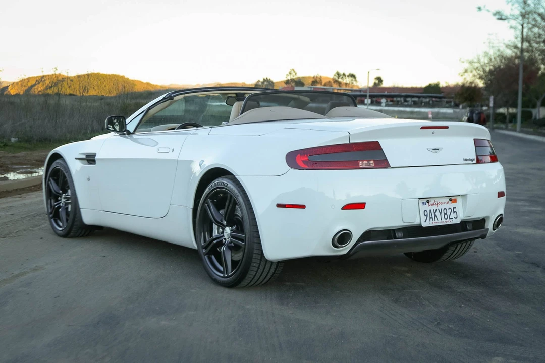 2009 Aston Martin V8 Vantage (2006-2017) - Image 12 of 31