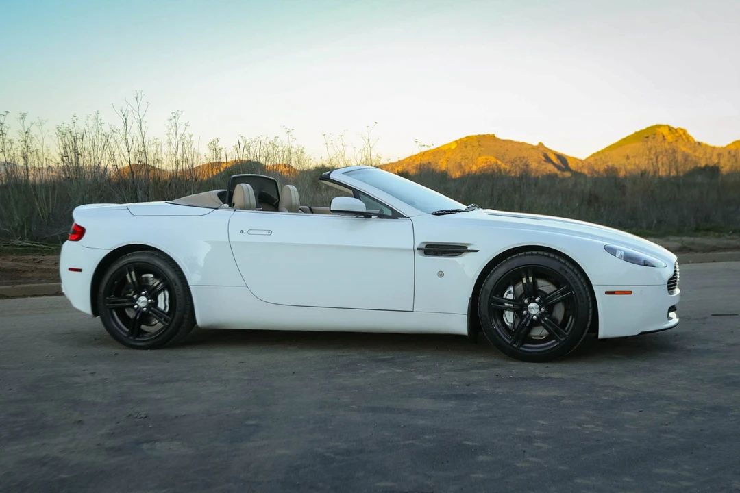 2009 Aston Martin V8 Vantage (2006-2017) - Image 7 of 31