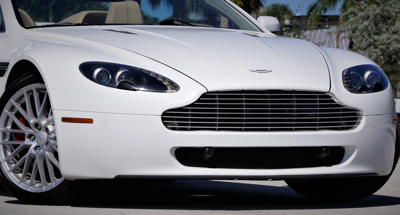 2009 Aston Martin Vantage - Image 12 of 31