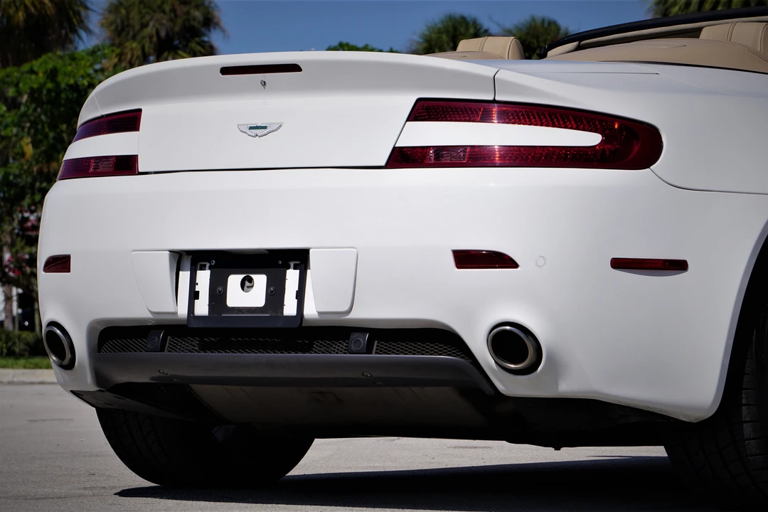 2009 Aston Martin Vantage - Image 17 of 31