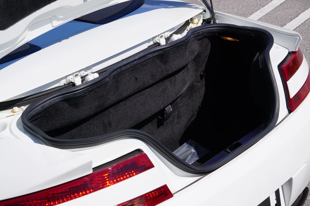2009 Aston Martin Vantage - Image 24 of 31