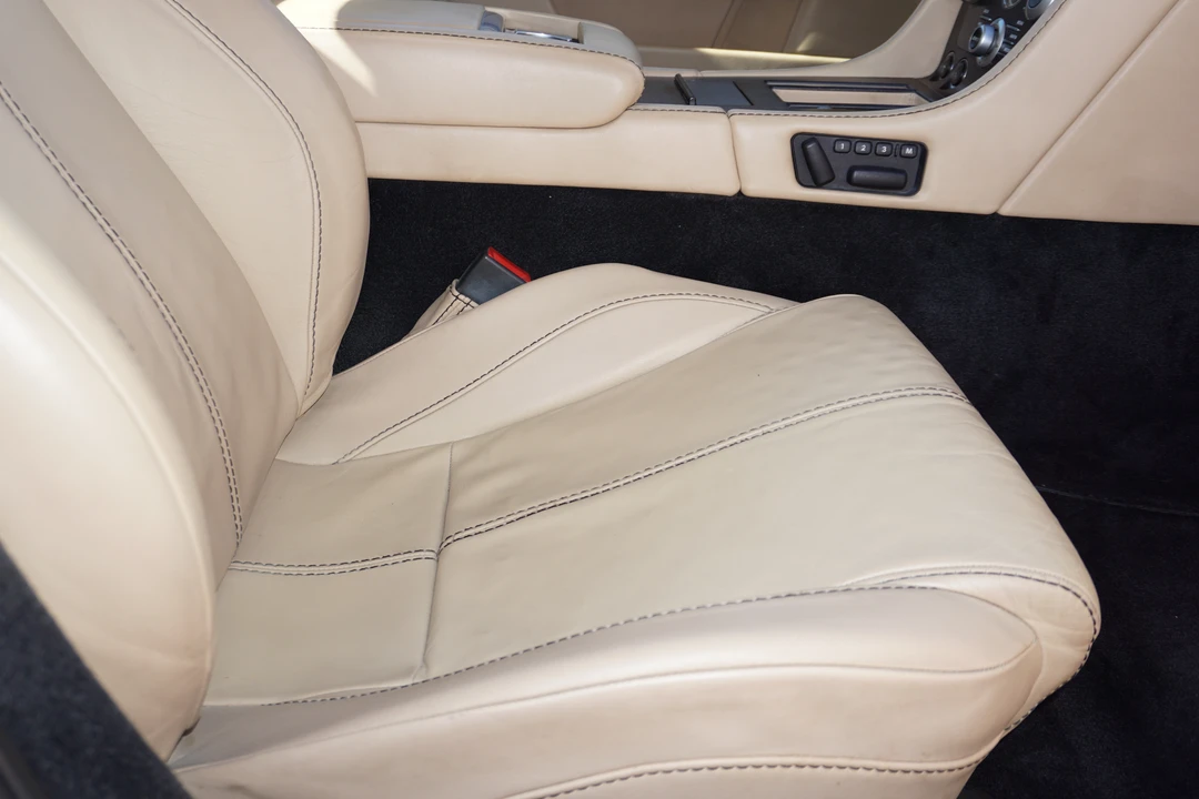 2009 Aston Martin Vantage - Image 27 of 31