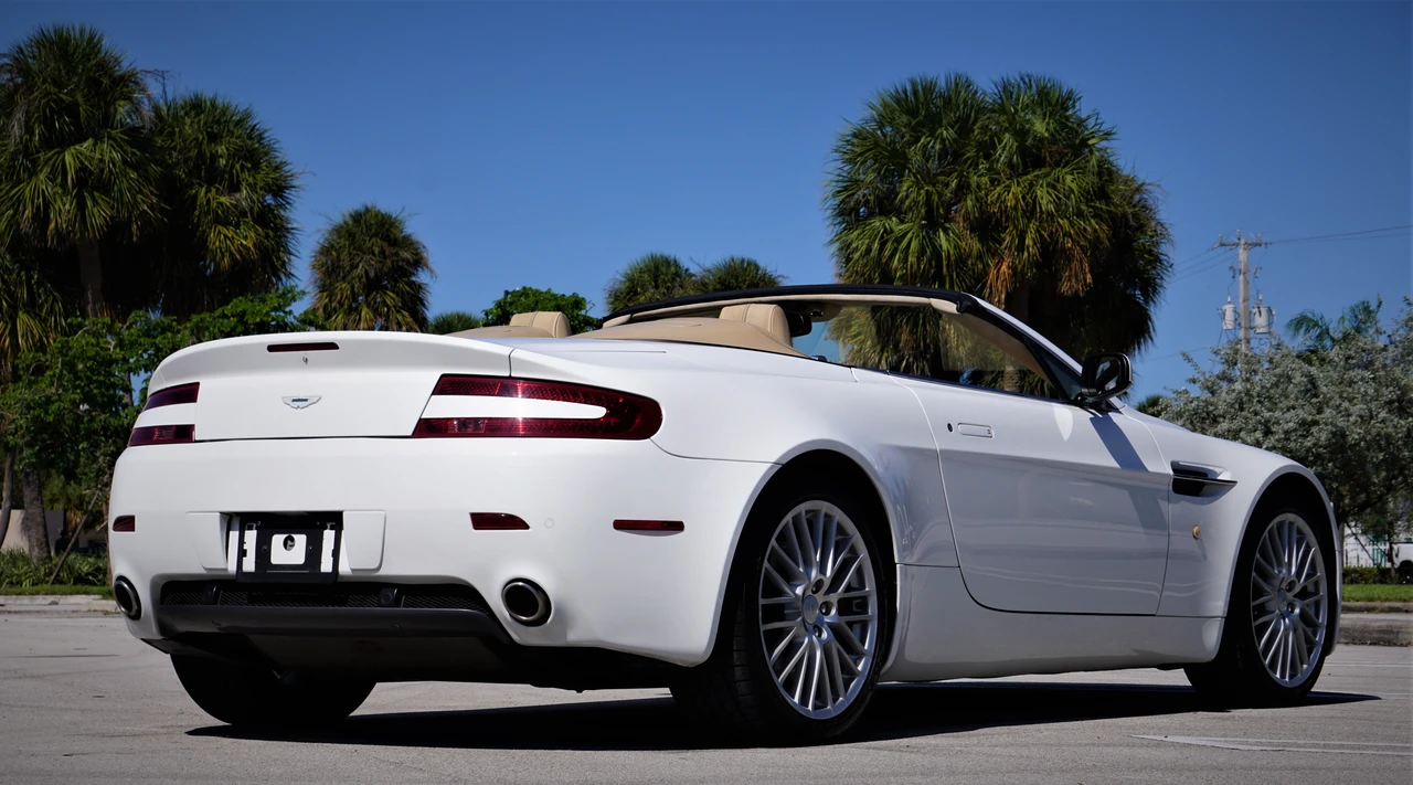 2009 Aston Martin Vantage - Image 4 of 31