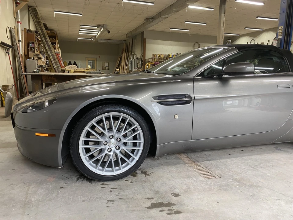 2009 Aston Martin V8 Vantage (2006-2017) - Image 15 of 31