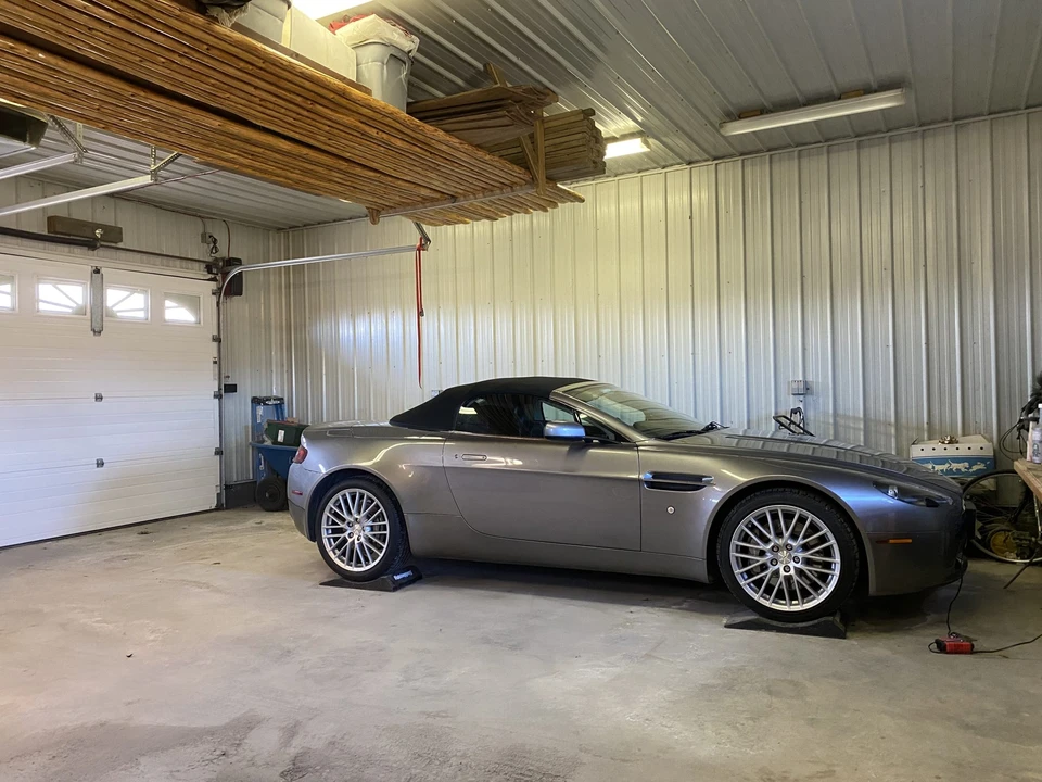 2009 Aston Martin V8 Vantage (2006-2017) - Image 9 of 31