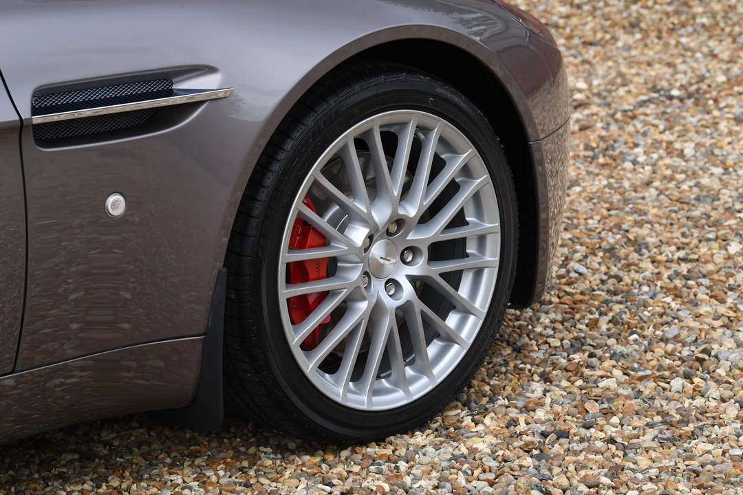2009 Aston Martin V8 Vantage (2006-2017) - Image 25 of 28