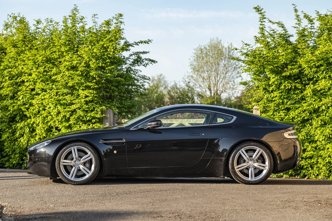 2009 Aston Martin V8 Vantage (2006-2017) - Image 12 of 31
