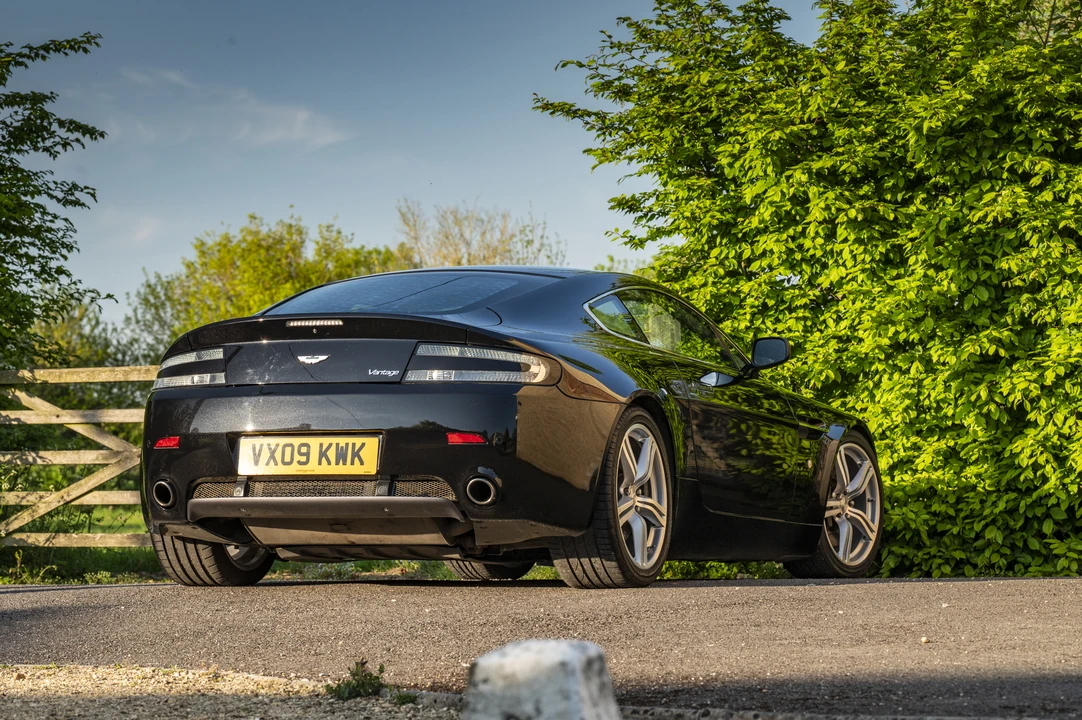 2009 Aston Martin V8 Vantage (2006-2017) - Image 15 of 31