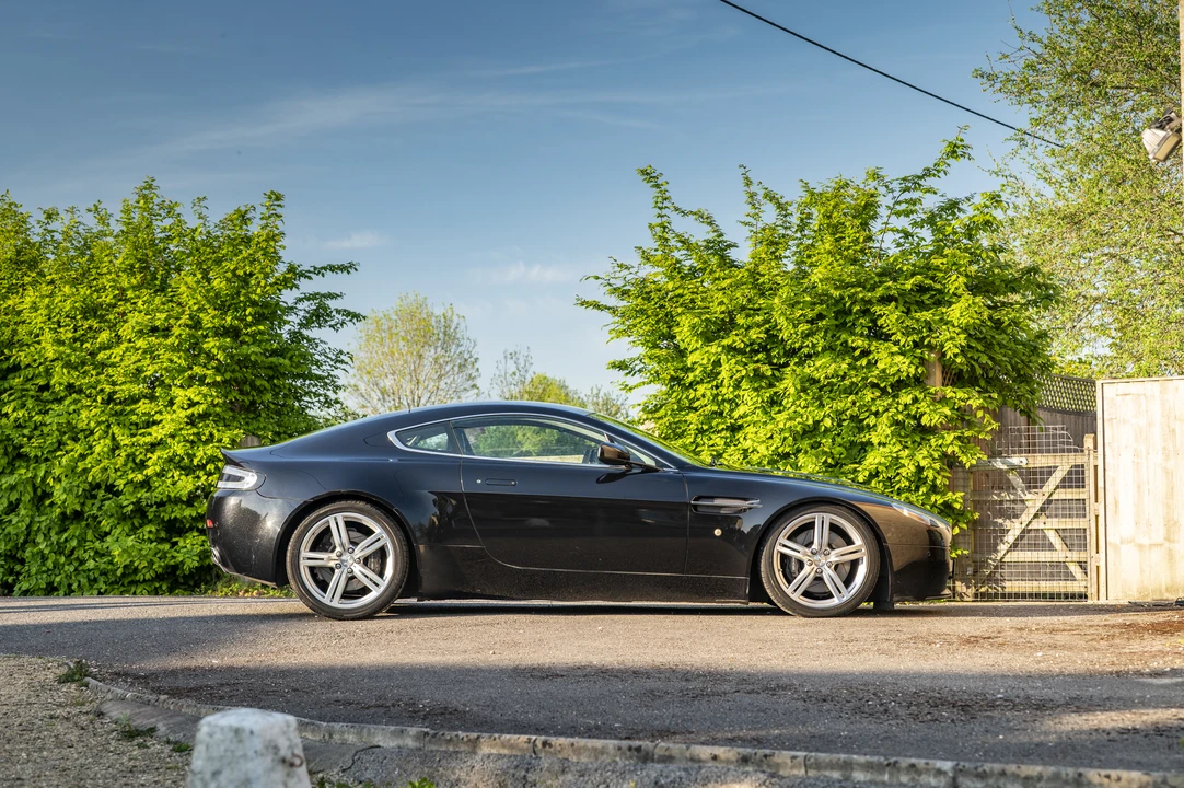 2009 Aston Martin V8 Vantage (2006-2017) - Image 16 of 31