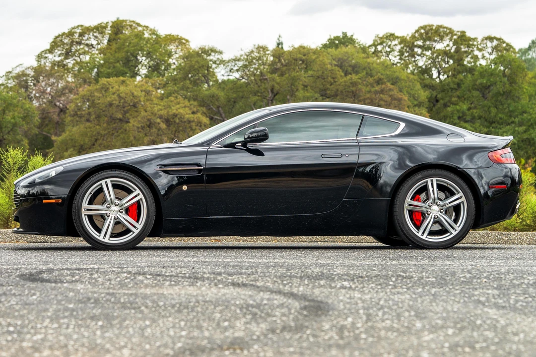 2009 Aston Martin V8 Vantage (2006-2017) - Image 9 of 31