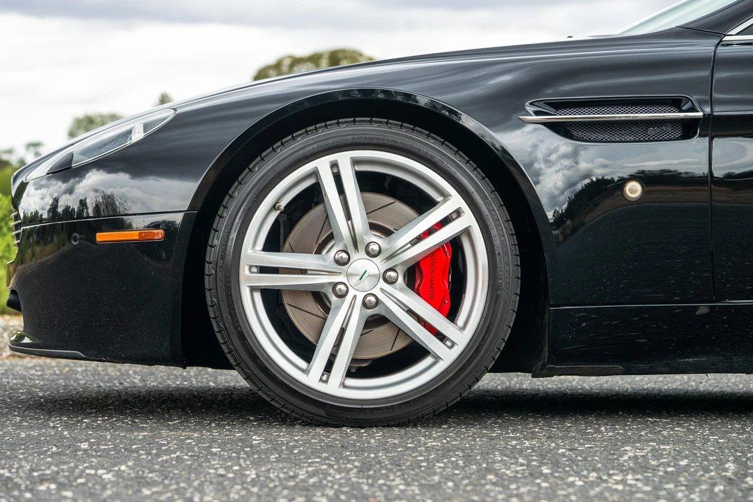 2009 Aston Martin V8 Vantage (2006-2017) - Image 26 of 31