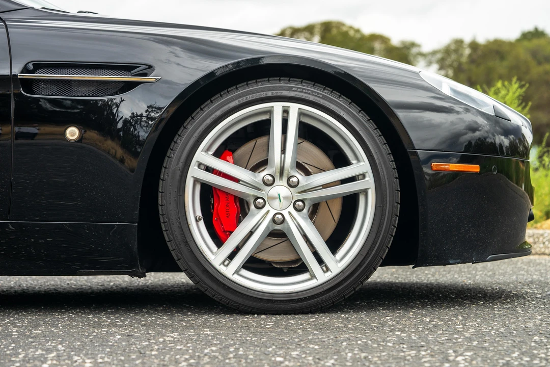 2009 Aston Martin V8 Vantage (2006-2017) - Image 29 of 31