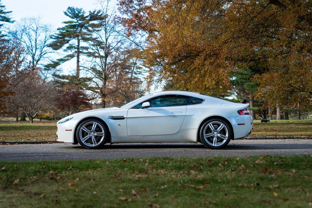 2009 Aston Martin V8 Vantage (2006-2017) - Image 12 of 31