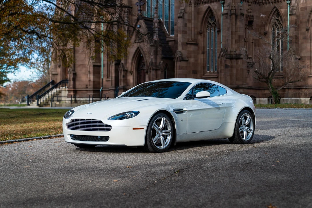 2009 Aston Martin V8 Vantage (2006-2017) - Image 10 of 31