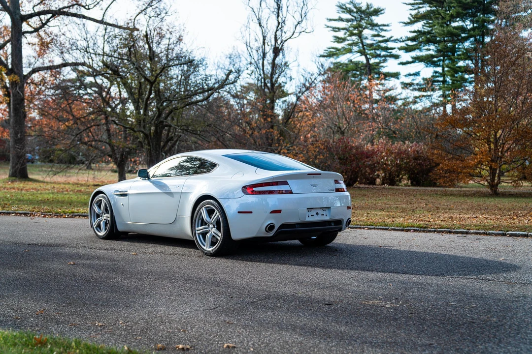 2009 Aston Martin V8 Vantage (2006-2017) - Image 17 of 31