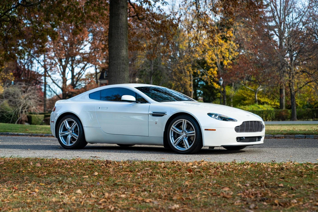 2009 Aston Martin V8 Vantage (2006-2017) - Image 25 of 31