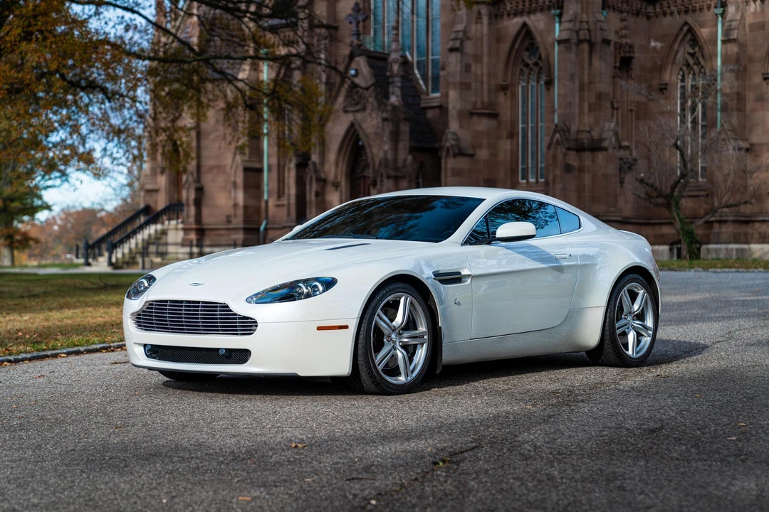 2009 Aston Martin V8 Vantage (2006-2017) - Image 9 of 31