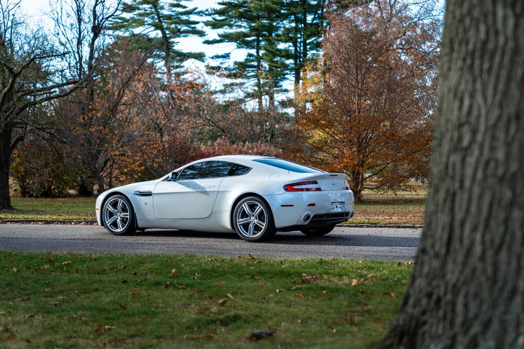 2009 Aston Martin V8 Vantage (2006-2017) - Image 15 of 31