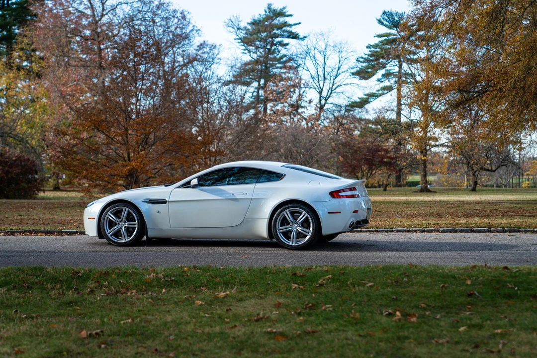 2009 Aston Martin V8 Vantage (2006-2017) - Image 14 of 31