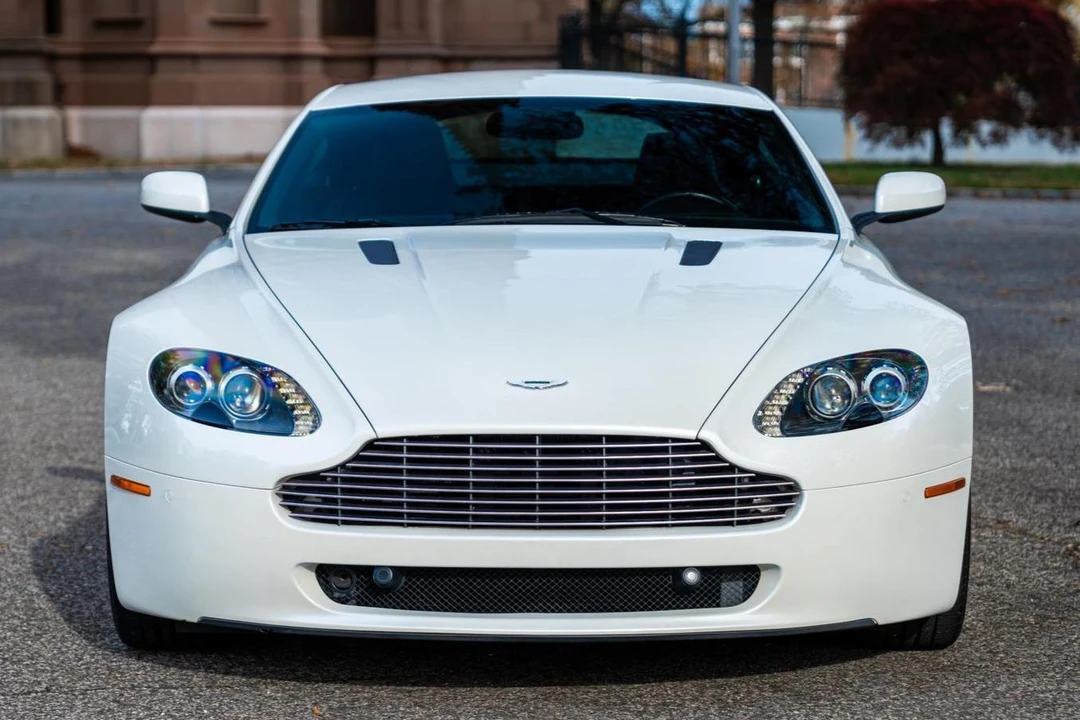 2009 Aston Martin V8 Vantage (2006-2017) - Image 2 of 31