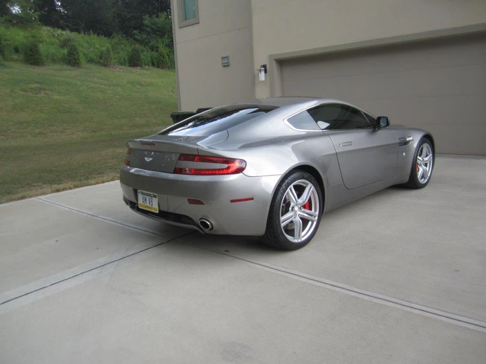 2009 Aston Martin V8 Vantage (2006-2017) - Image 4 of 5