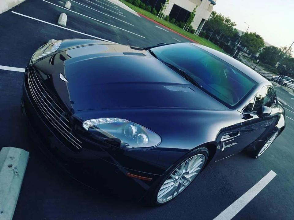 Aston Martin V8 Vantage (2006-2017) - Image 2 of 3