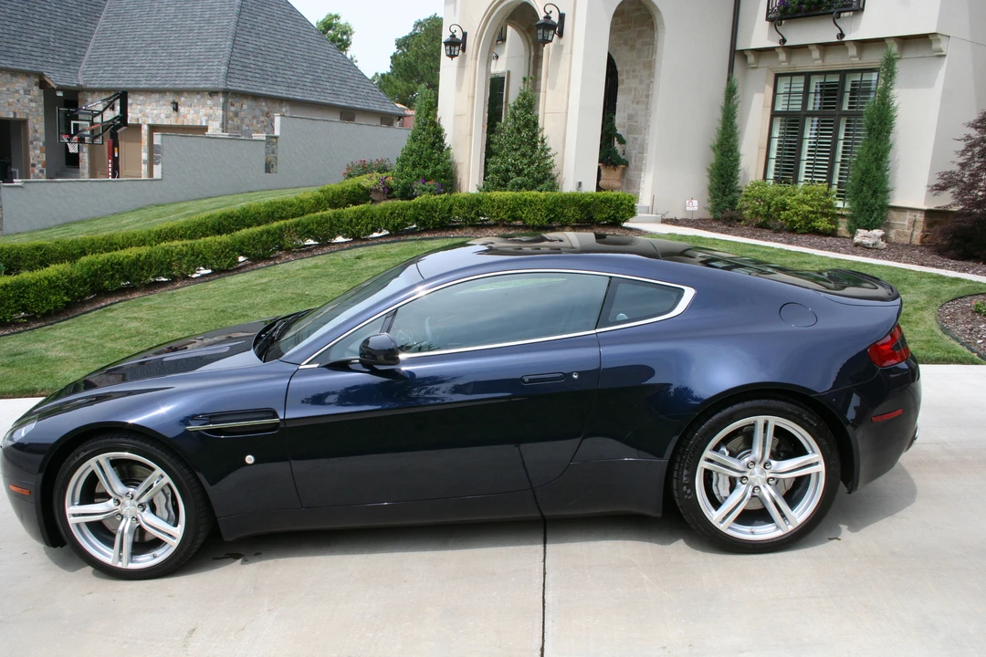 2009 Aston Martin Vantage - Image 4 of 5