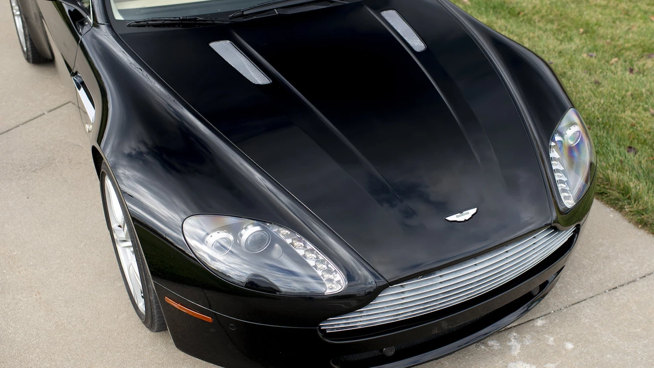2009 Aston Martin V8 Vantage (2006-2017) - Image 11 of 24