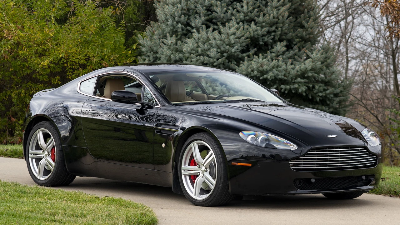 2009 Aston Martin V8 Vantage (2006-2017) - Image 12 of 24