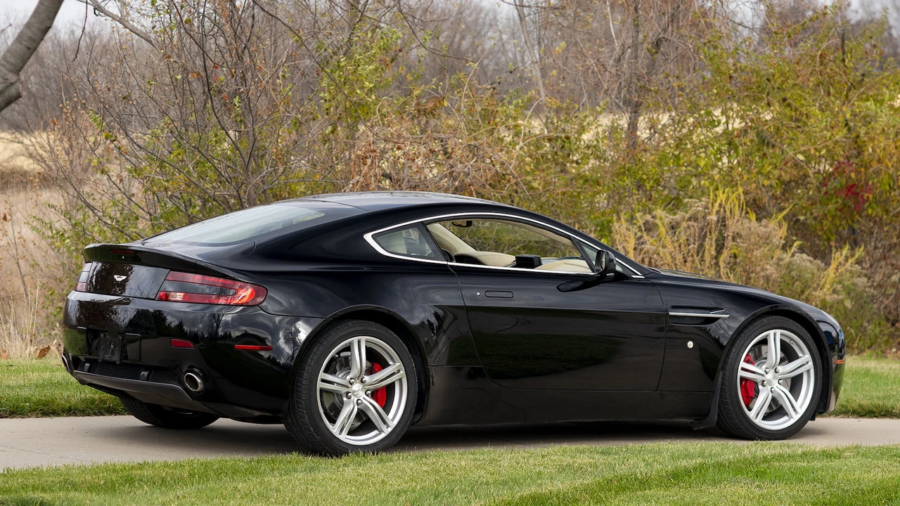 2009 Aston Martin V8 Vantage (2006-2017) - Image 13 of 24