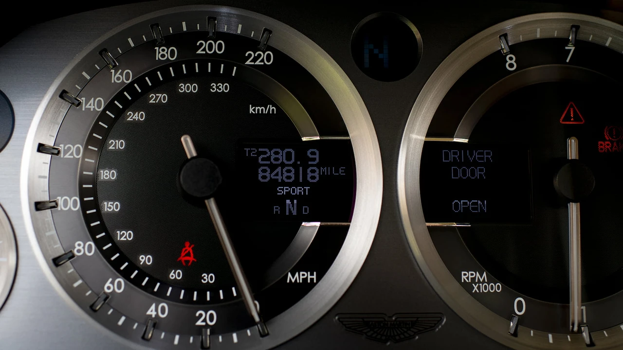 2009 Aston Martin V8 Vantage (2006-2017) - Image 16 of 24