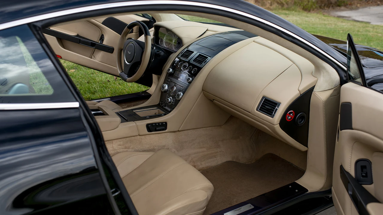 2009 Aston Martin V8 Vantage (2006-2017) - Image 5 of 24