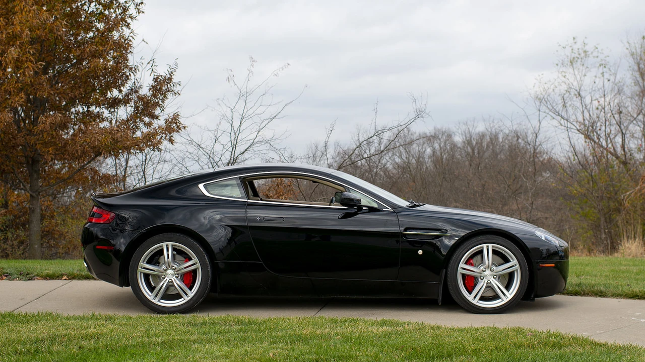 2009 Aston Martin V8 Vantage (2006-2017) - Image 8 of 24