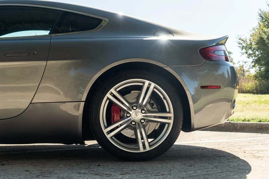 2009 Aston Martin V8 Vantage (2006-2017) - Image 15 of 31