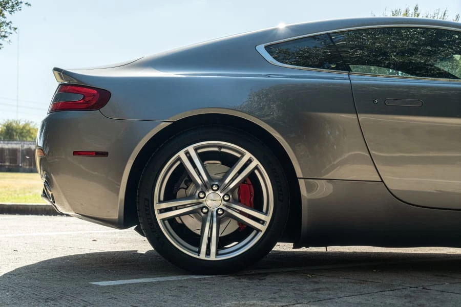 2009 Aston Martin V8 Vantage (2006-2017) - Image 13 of 31