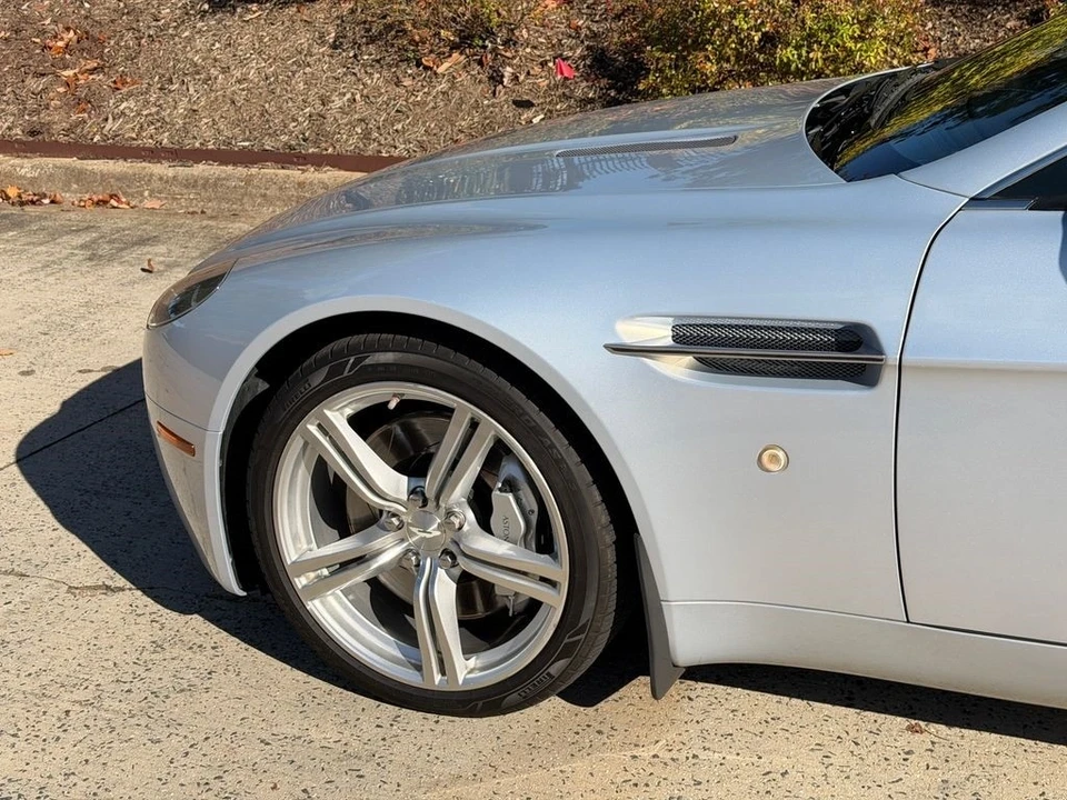 2009 Aston Martin V8 Vantage (2006-2017) - Image 12 of 21